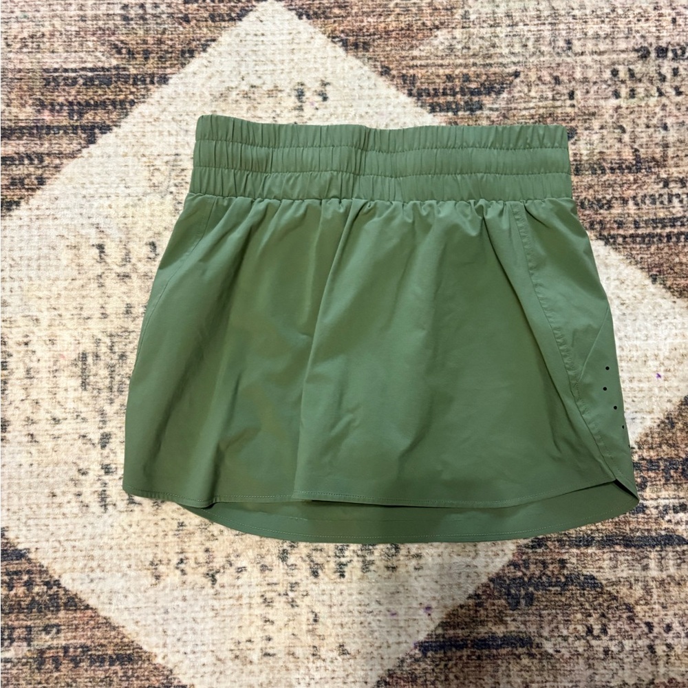 Backcountry Women’s Olive Green Athletic Skort with Elastic Waist Medium